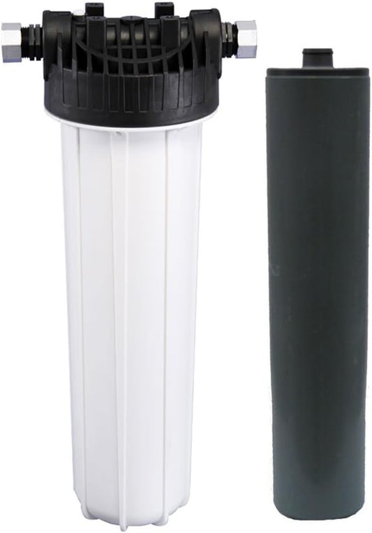 Decouvrez ce dispositif de filtration avec entretien anticalcaire en coloris noir et blanc